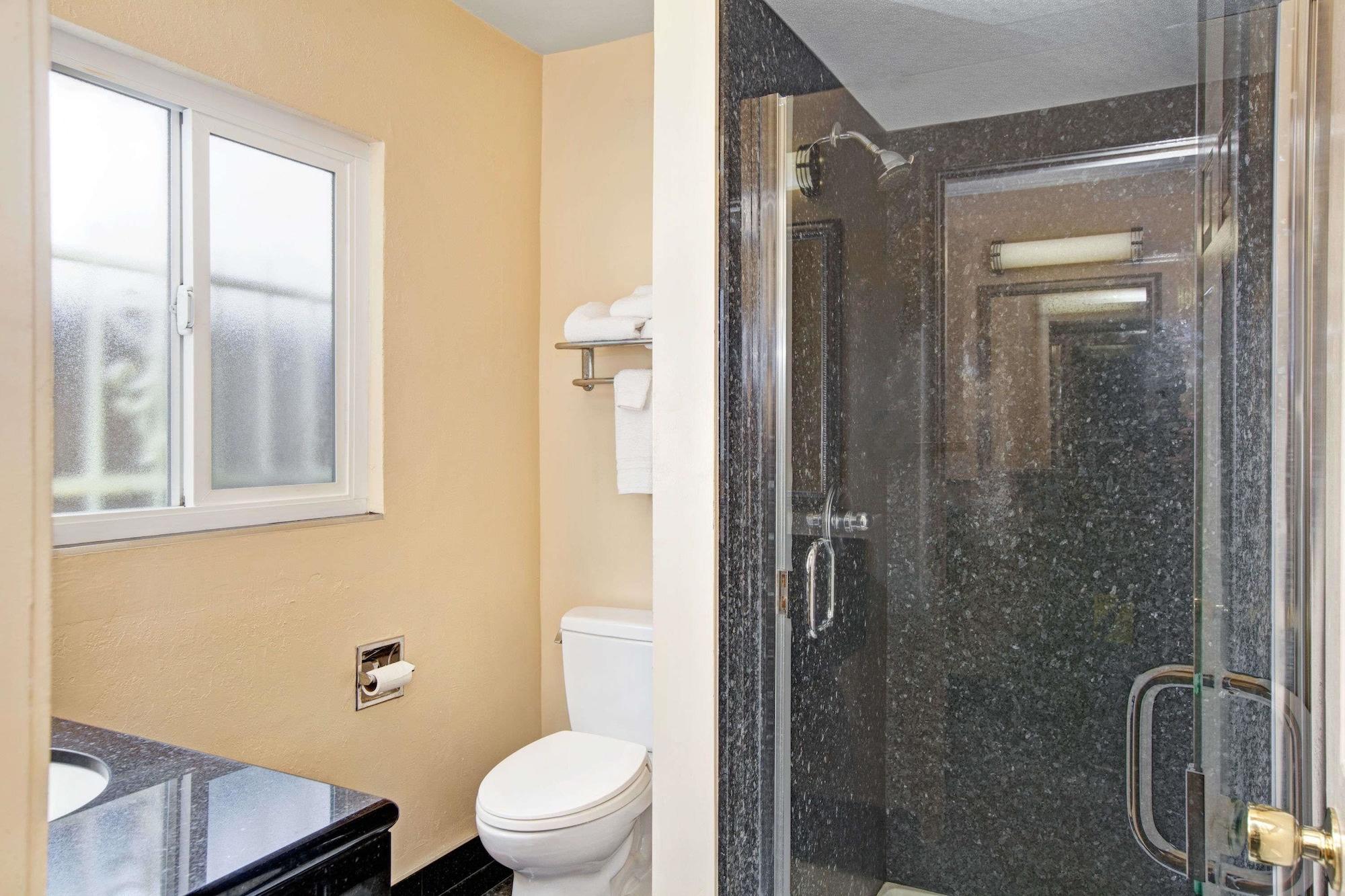 Motel Super 8 By Wyndham Berkeley