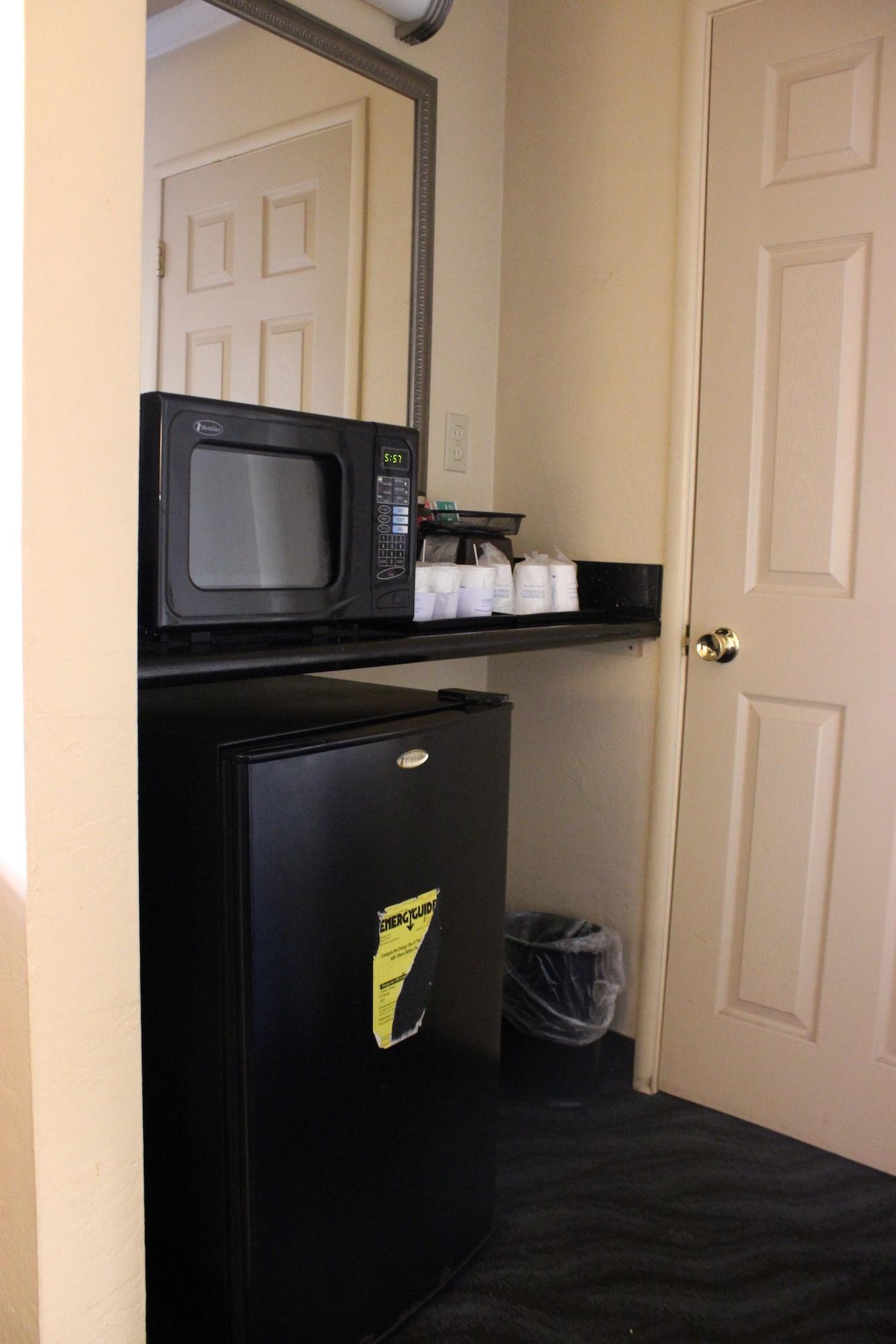 Super 8 By Wyndham Motel 2*