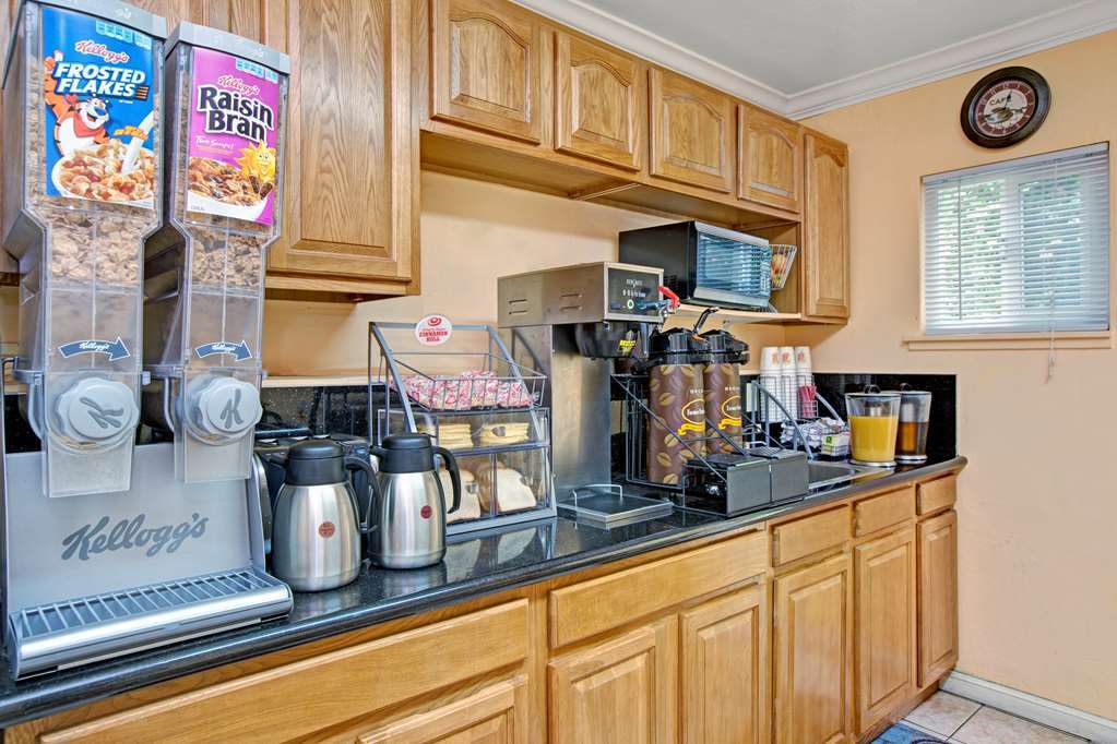 Super 8 By Wyndham Motel 2*